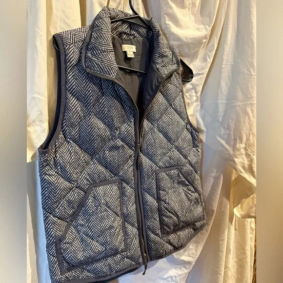J. Crew Lightweight Puffer Vest Women Size M - Picture 1 of 4